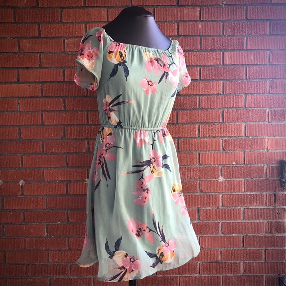 Vero Moda Off the Shoulder Dress - Picture 3 of 13